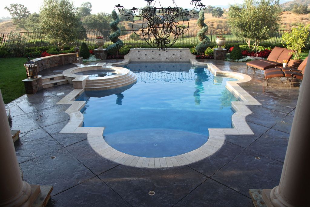 Roman-form pool and raised spa, Valencia